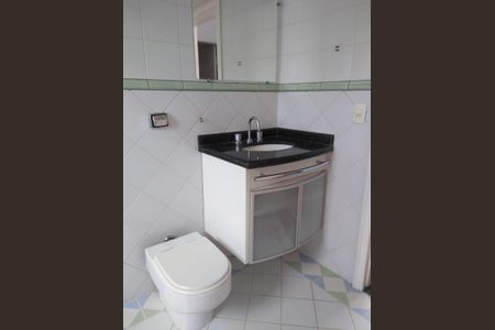 Banheiro de casa de condomínio para alugar com 3 quartos, 200m² em Jardim dos Estados, Taubaté