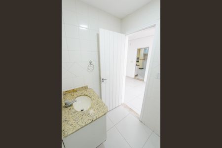 Casa de condomínio para alugar com 200m², 3 quartos e 2 vagas Casa de condomínio para alugar com 200m², 3 quartos e 2 vagasBanheiro de serviço