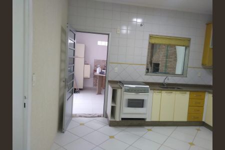 Cozinha de casa de condomínio para alugar com 3 quartos, 200m² em Jardim dos Estados, Taubaté