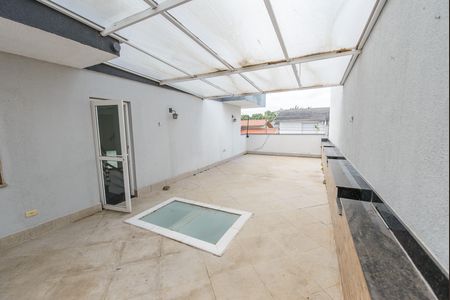 Casa de condomínio para alugar com 200m², 3 quartos e 2 vagas Casa de condomínio para alugar com 200m², 3 quartos e 2 vagasVaranda da Sala de TV