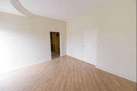 Casa de condomínio para alugar com 200m², 3 quartos e 2 vagas Casa de condomínio para alugar com 200m², 3 quartos e 2 vagasSuíte