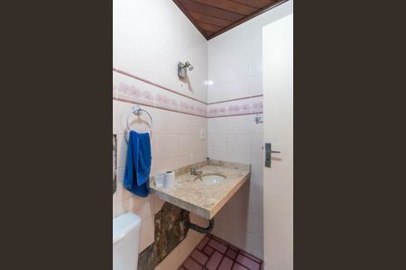 Banheiro de apartamento à venda com 2 quartos, 68m² em Vila Nova, Porto Alegre