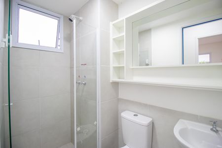 Banheiro de apartamento para alugar com 2 quartos, 68m² em Irajá, Rio de Janeiro