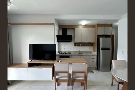 Cozinha de apartamento para alugar com 2 quartos, 56m² em Vargem do Bom Jesus, Florianópolis