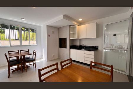 Apartamento para alugar com 56m², 2 quartos e 1 vaga Apartamento para alugar com 56m², 2 quartos e 1 vagaCozinha