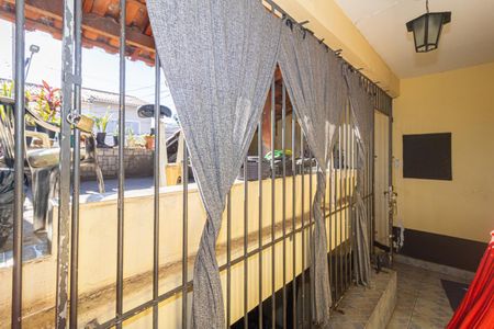 Casa à venda com 135m², 3 quartos e 1 vaga Casa à venda com 135m², 3 quartos e 1 vagaQuintal da Frente