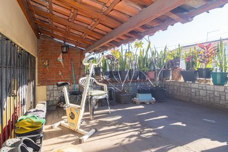 Casa à venda com 135m², 3 quartos e 1 vaga Casa à venda com 135m², 3 quartos e 1 vagaQuintal da Frente