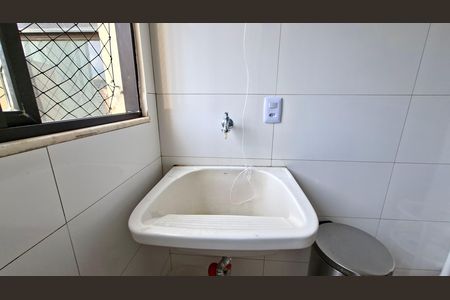 Cozinha e tanque de apartamento para alugar com 4 quartos, 100m² em Pituba, Salvador