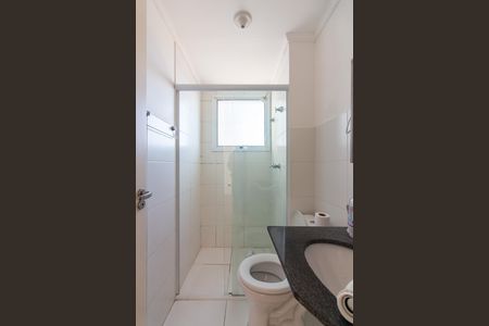 Banheiro de apartamento à venda com 2 quartos, 49m² em Jardim Roberto, Osasco