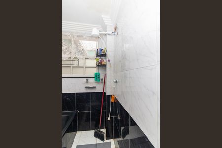 Apartamento à venda com 71m², 2 quartos e 1 vaga Apartamento à venda com 71m², 2 quartos e 1 vagaBanheiro