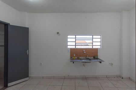 Cozinha de casa para alugar com 1 quarto, 20m² em Jardim dos Oliveiras, Campinas