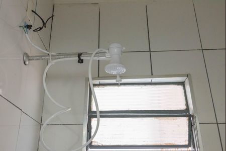 Banheiro de casa para alugar com 1 quarto, 20m² em Jardim dos Oliveiras, Campinas