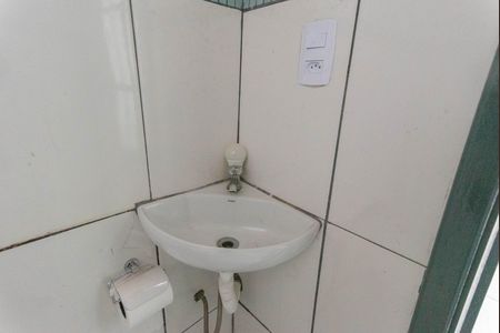 Banheiro de casa para alugar com 1 quarto, 20m² em Jardim dos Oliveiras, Campinas