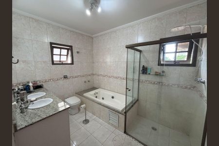 Casa para alugar com 567m², 4 quartos e 5 vagas Casa para alugar com 567m², 4 quartos e 5 vagasBanheiro