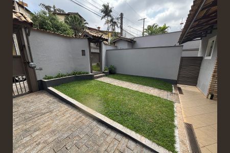 Área externa de casa para alugar com 4 quartos, 567m² em Parque dos Principes, São Paulo