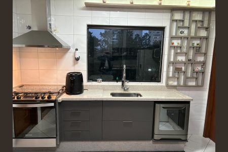 Cozinha de casa para alugar com 4 quartos, 567m² em Parque dos Principes, São Paulo