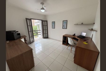 Casa para alugar com 567m², 4 quartos e 5 vagas Casa para alugar com 567m², 4 quartos e 5 vagasQuarto