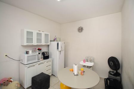 Casa à venda com 125m², 4 quartos e sem vaga Casa à venda com 125m², 4 quartos e sem vagaCozinha casa 2