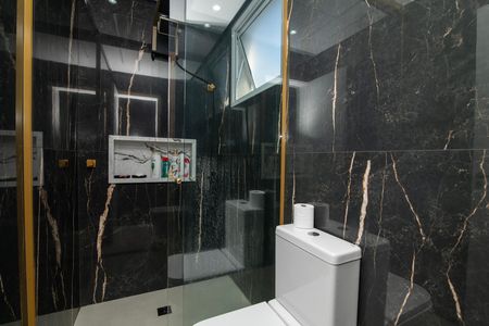 Apartamento para alugar com 58m², 2 quartos e 1 vaga Apartamento para alugar com 58m², 2 quartos e 1 vagaBanheiro do Quarto 2 Suíte