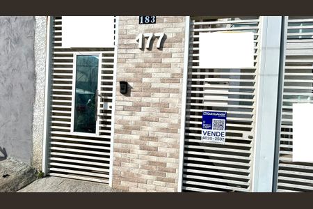 Placa instalada na fachada do imóvel  de apartamento à venda com 2 quartos, 53m² em Vila Progresso, Guarulhos