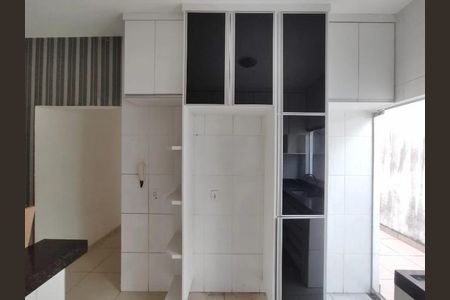 Casa para alugar com 150m², 3 quartos e 2 vagas Casa para alugar com 150m², 3 quartos e 2 vagasCozinha