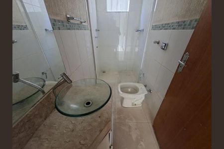 Casa para alugar com 150m², 3 quartos e 2 vagas Casa para alugar com 150m², 3 quartos e 2 vagasBanheiro social