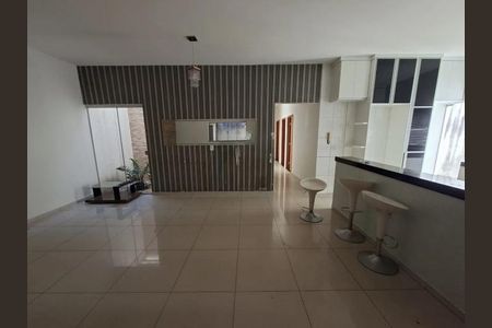 Casa para alugar com 3 quartos, 150m² em Jardim Patricia, Uberlândia