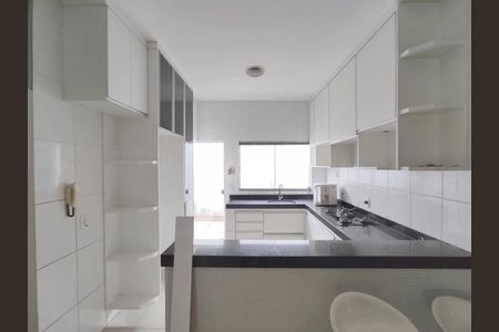 Casa para alugar com 150m², 3 quartos e 2 vagas Casa para alugar com 150m², 3 quartos e 2 vagasCozinha