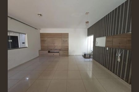 Casa para alugar com 150m², 3 quartos e 2 vagas Casa para alugar com 150m², 3 quartos e 2 vagasSala