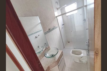 Casa para alugar com 150m², 3 quartos e 2 vagas Casa para alugar com 150m², 3 quartos e 2 vagasBanheiro social