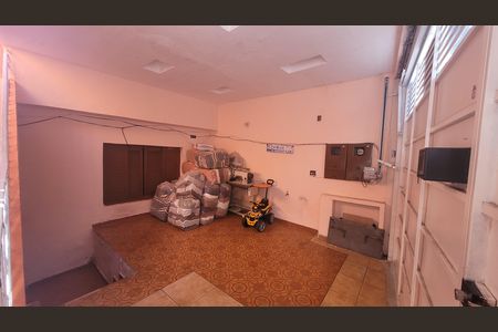 Garagem de casa à venda com 5 quartos, 160m² em Jardim Thealia, São Paulo