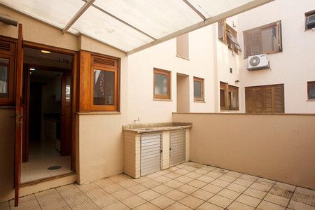Pátio de apartamento para alugar com 3 quartos, 112m² em Petrópolis, Porto Alegre