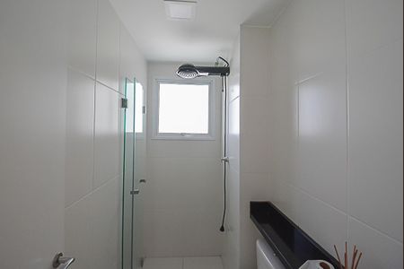 Banheiro de casa de condomínio para alugar com 2 quartos, 48m² em Vila Joao Basso, São Bernardo do Campo
