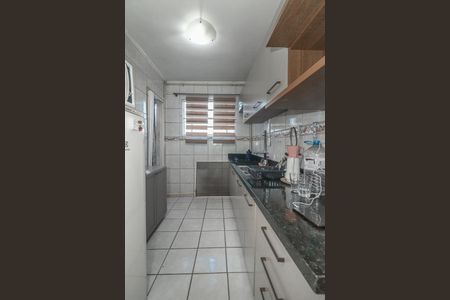 Cozinha de apartamento para alugar com 2 quartos, 55m² em Humaitá, Porto Alegre