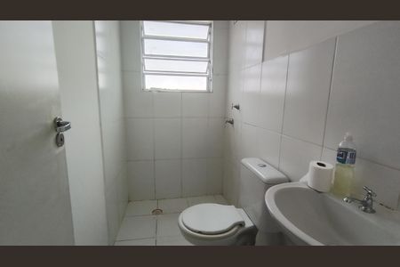 Banheiro de apartamento para alugar com 2 quartos, 42m² em Vila Urupes, Suzano