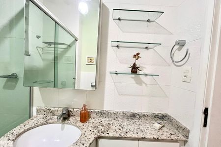 Apartamento para alugar com 68m², 2 quartos e sem vaga