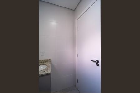 Apartamento para alugar com 174m², 3 quartos e 3 vagas Apartamento para alugar com 174m², 3 quartos e 3 vagasBanheiro externo