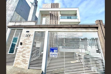 Placa instalada na fachada do imóvel de apartamento à venda com 2 quartos, 53m² em Vila Progresso, Guarulhos