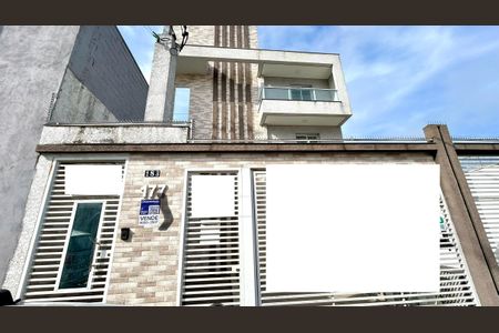 Placa instalada na fachada do imóvel  de apartamento à venda com 2 quartos, 53m² em Vila Progresso, Guarulhos