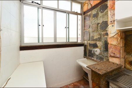 Cozinha de apartamento para alugar com 1 quarto, 46m² em Lourdes, Belo Horizonte
