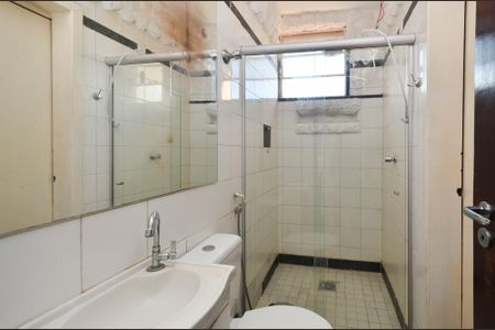 Banheiro  de apartamento para alugar com 1 quarto, 46m² em Lourdes, Belo Horizonte