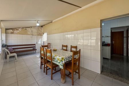 Casa à venda com 210m², 3 quartos e 3 vagas