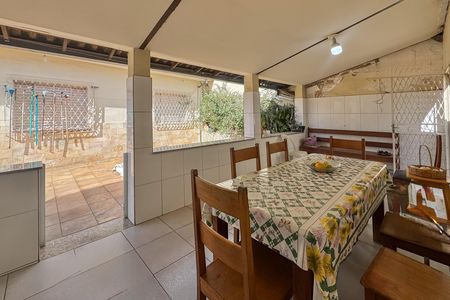 Casa à venda com 210m², 3 quartos e 3 vagas