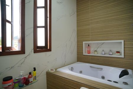 Casa de condomínio para alugar com 224m², 3 quartos e 4 vagas Casa de condomínio para alugar com 224m², 3 quartos e 4 vagasBanheiro do Quarto 3