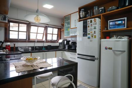Casa de condomínio para alugar com 224m², 3 quartos e 4 vagas Casa de condomínio para alugar com 224m², 3 quartos e 4 vagasCozinha
