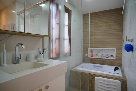 Casa de condomínio para alugar com 224m², 3 quartos e 4 vagas Casa de condomínio para alugar com 224m², 3 quartos e 4 vagasBanheiro do Quarto 3