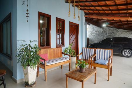 Casa de condomínio para alugar com 224m², 3 quartos e 4 vagas Casa de condomínio para alugar com 224m², 3 quartos e 4 vagasVaranda