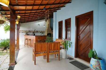 Varanda de casa de condomínio para alugar com 3 quartos, 224m² em Caxito Pequeno, Maricá
