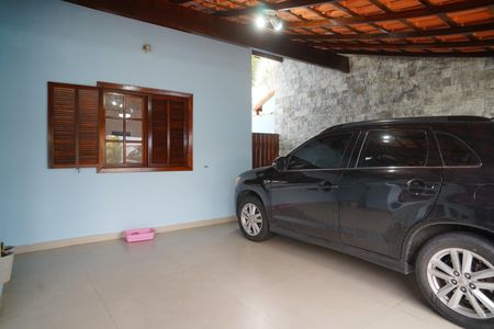 Garagem de casa de condomínio para alugar com 3 quartos, 224m² em Caxito Pequeno, Maricá