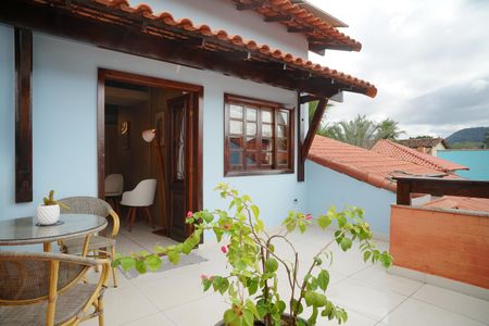 Casa de condomínio para alugar com 224m², 3 quartos e 4 vagas Casa de condomínio para alugar com 224m², 3 quartos e 4 vagasSacada